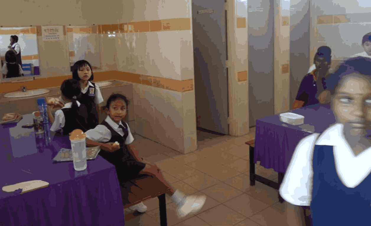 Image from: Remembering Ramadhan controversies (Non-Muslim students being forced to eat in toilets etc) #RAYA2024
