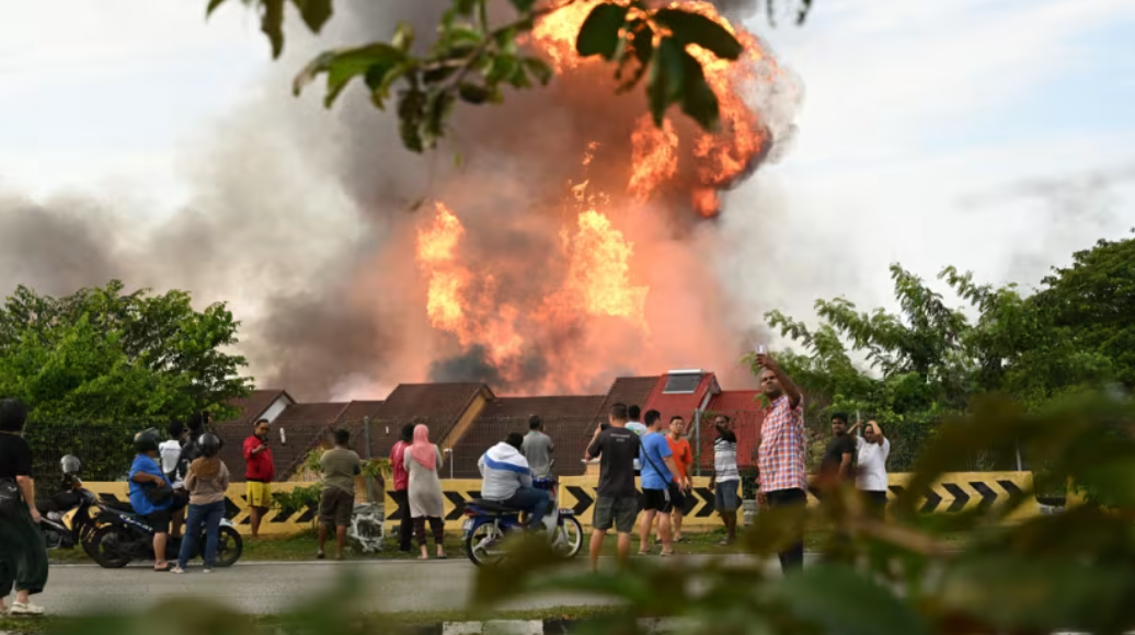 Image from: “Malang tidak berbau” – The fragility of life in the Putra Heights pipeline fire