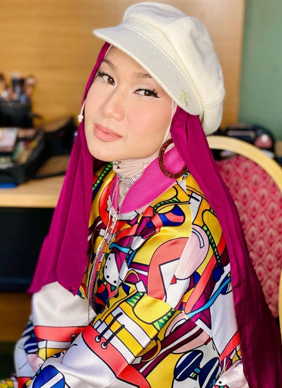 Image from: Kekal Jelita & Awet Muda! Macam Tak Percaya 5 Artis Wanita Ini Sudah Berusia Setengah Abad — Bahagian 1