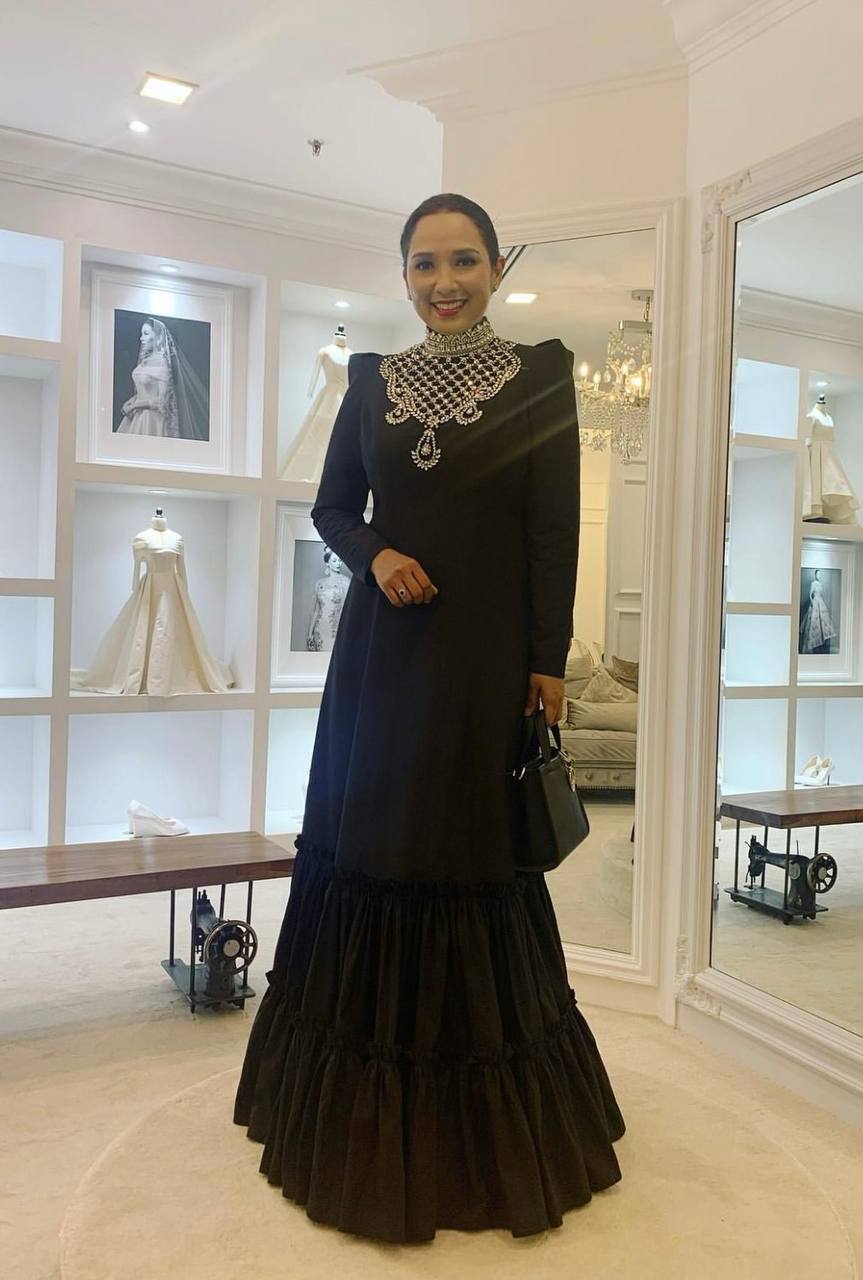 Image from: Kekal Jelita Meskipun Sudah Berusia Setengah Abad! 5 Artis Wanita Ini Memang Awet Muda Bak Anak Dara — Bahagian 2