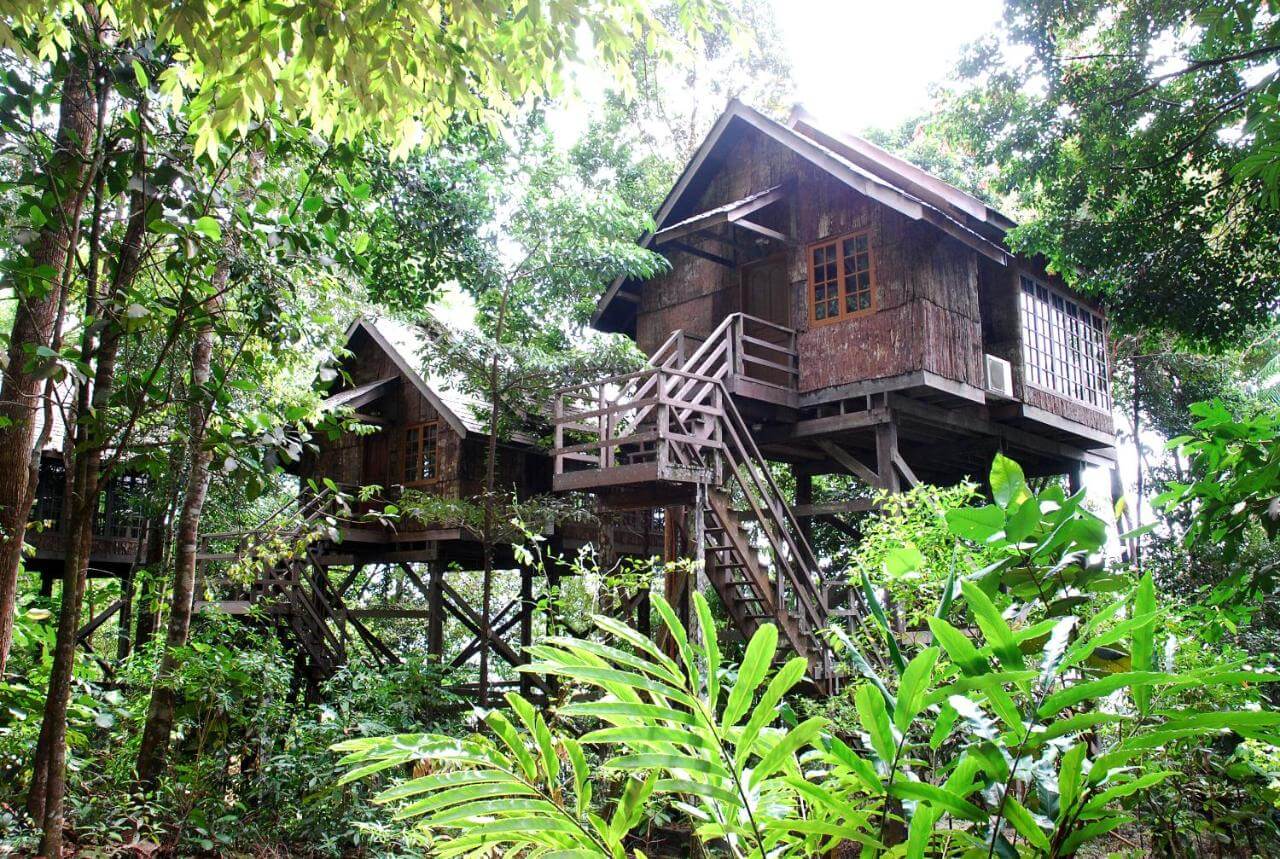 Image from: 11 Beaches In Sarawak You Can't Miss On Your Trip To The Land Of Hornbills
