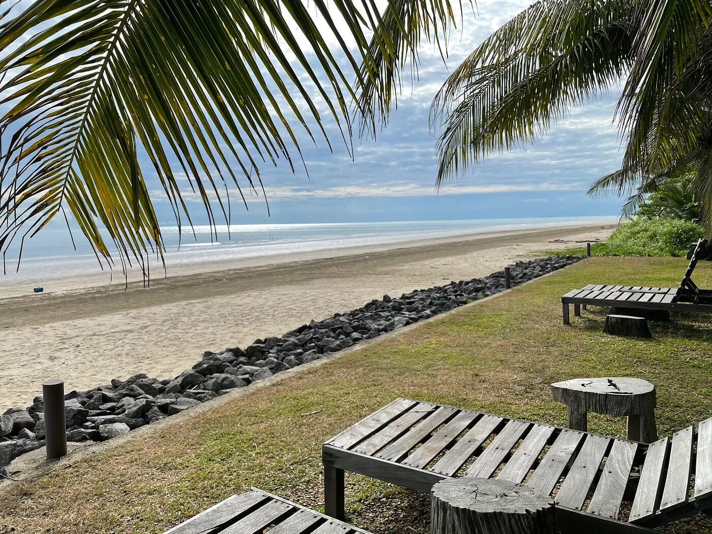 Image from: 11 Beaches In Sarawak You Can't Miss On Your Trip To The Land Of Hornbills