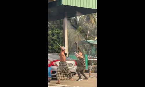 M’sian man from viral ‘silat vs kung fu’ toll fight now wanted by police - KL online