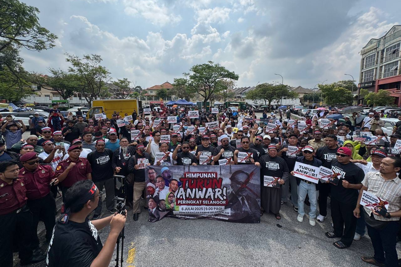 Image from: [Opinion] Turun Anwar Rally: A Symbolic Protest, Tactical Failure