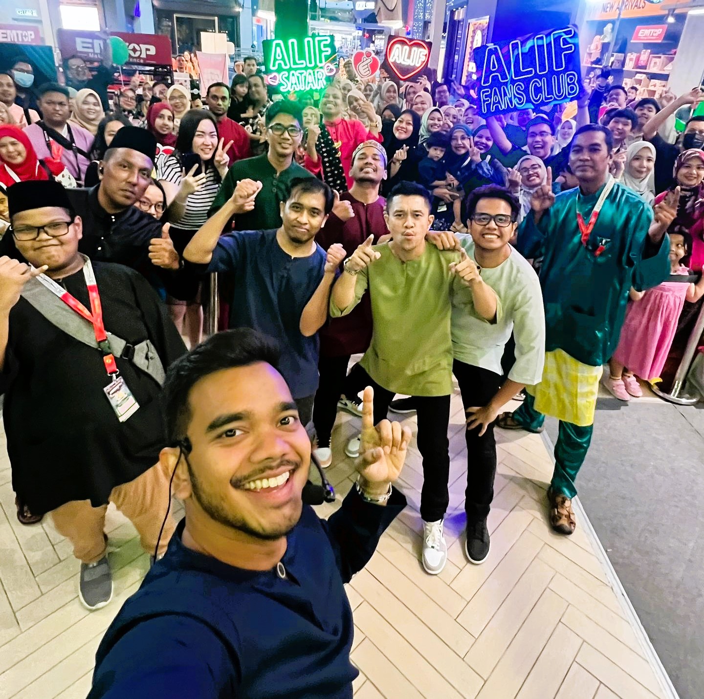 Image from: MR D.I.Y. organises 'Meet & Greet' and 'Buka Puasa' with Alif Satar for the fans