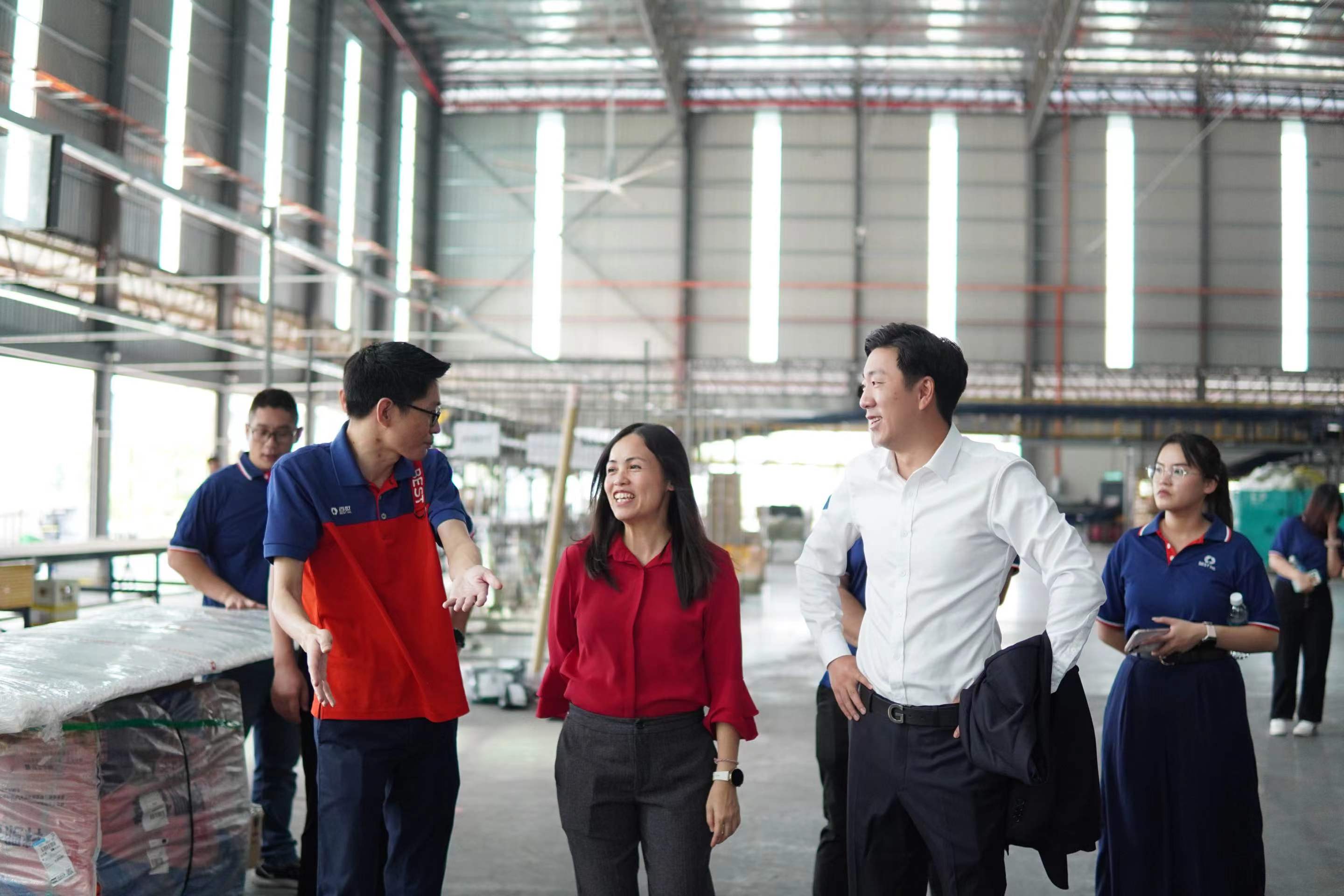 Image from: 马来西亚通讯部副部长张念群到访百世U10分拨中心与供应链仓储中心