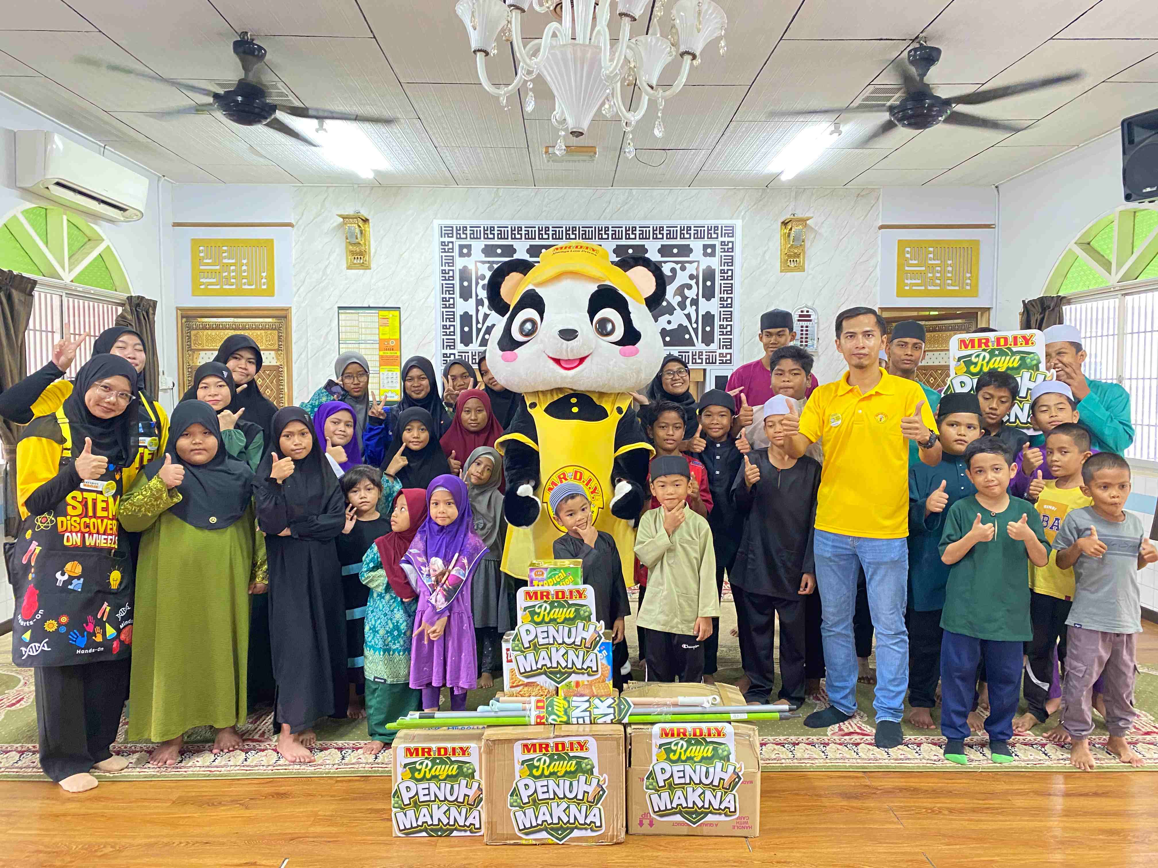 Image from: Yayasan MR D.I.Y. menyemarakkan kemeriahan perayaan dengan ‘Raya Penuh Makna’