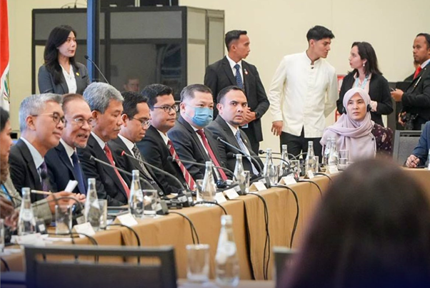 Image from: Rafizi lwn Nurul Izzah: Pertempuran Jiwa PKR—dan Masa Depan Malaysia
