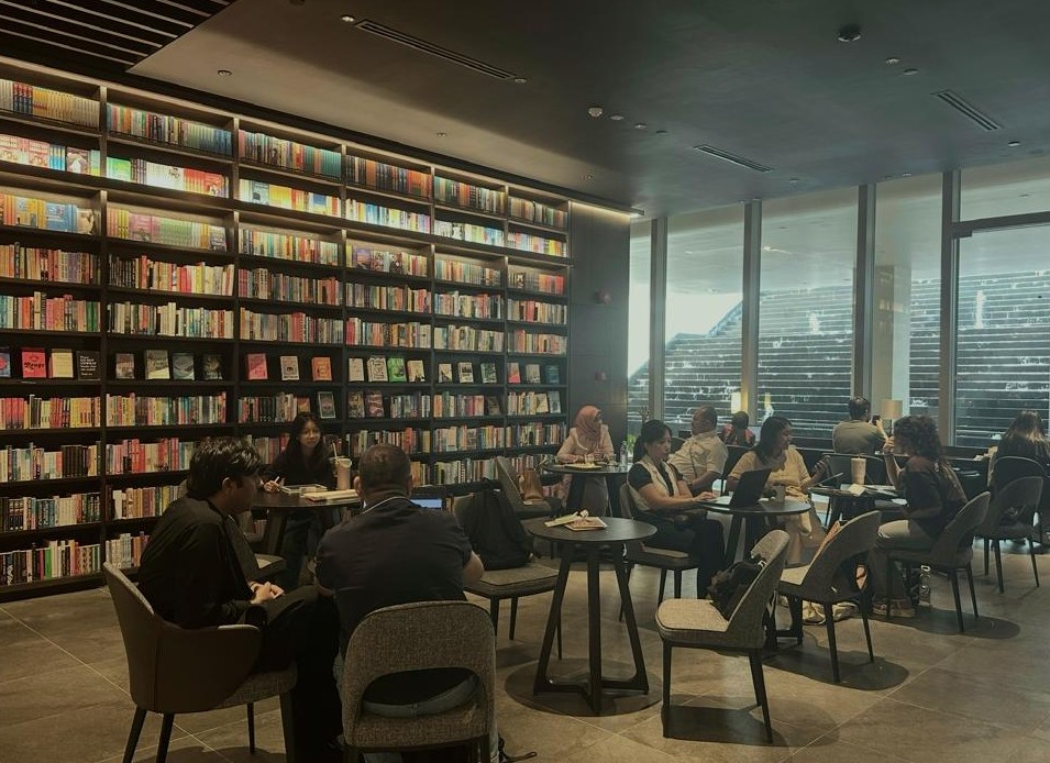 Image from: Café Feature Series #2: A Lifestyle Café Hidden in the Shelves