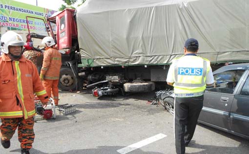 Image from: Opinion: Should Malaysia Strengthen Safety Measures for Lorries?