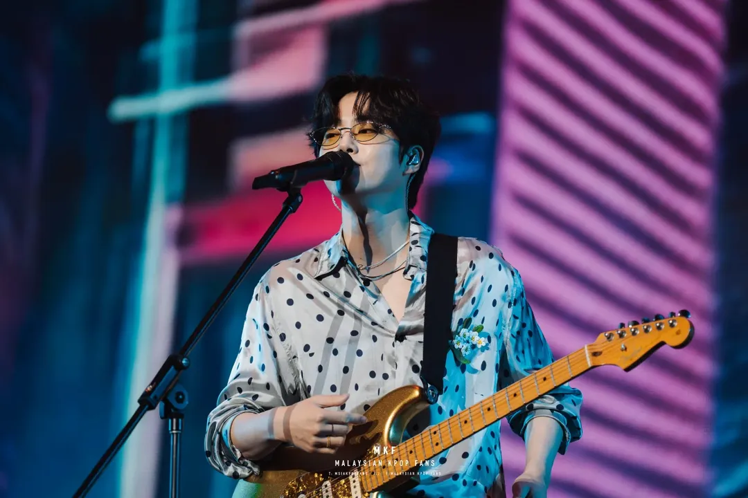 Image from: Suho Lights Up Mega Star Arena in Unforgettable FALCON X SUHO Opening Ceremony Celebration & Special Performance