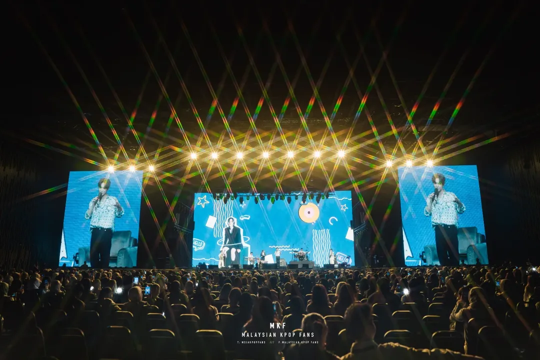 Image from: Suho Lights Up Mega Star Arena in Unforgettable FALCON X SUHO Opening Ceremony Celebration & Special Performance