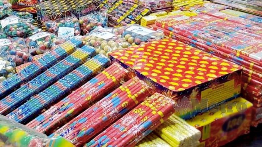 Image from: This #RAYA2024, only 2 fireworks brands are legal in Malaysia, lighting up others may land you up to 7 years in jail