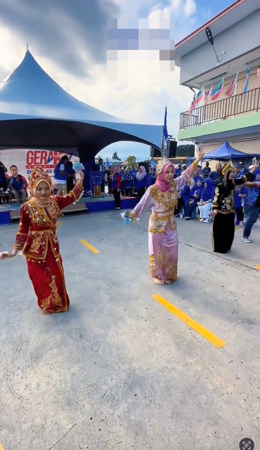 Image from: PAS insults traditional Sabah dance by insinuating it's corrupt and immoral in a pathetic attempt to defame Bung Moktar