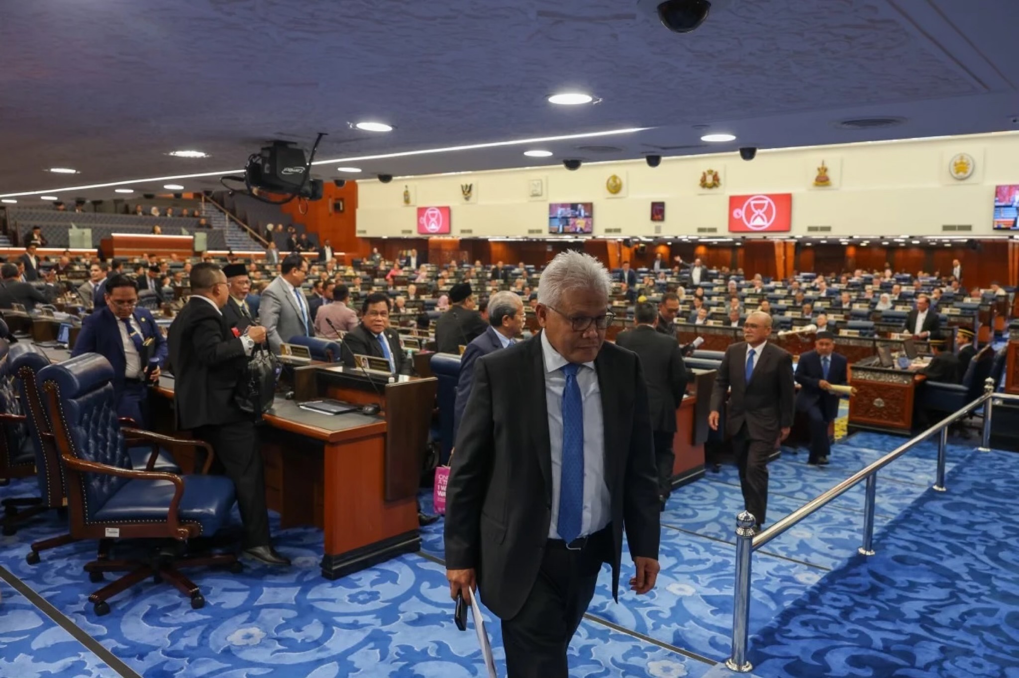 Image from: Radzi Jidin vs Anwar: Why both can’t take the other to court for defamatory remarks made in Parliament