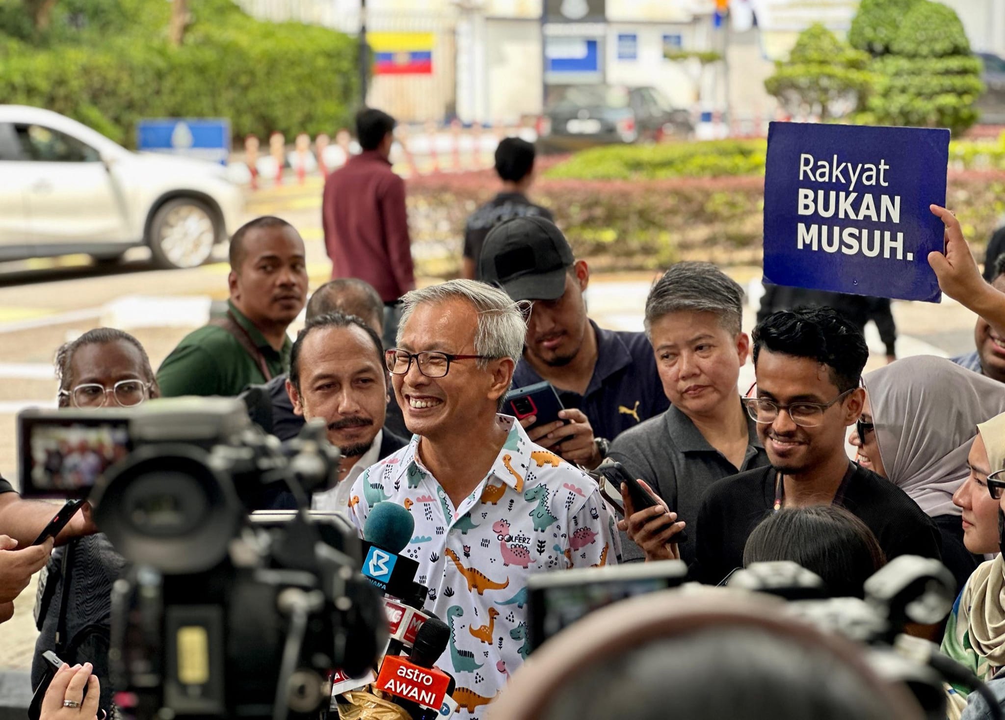 Image from: Investigated for sarcastic Facebook posts on Najib’s reduced sentence, Tony Pua may face up to 3-year jail & RM50k fine