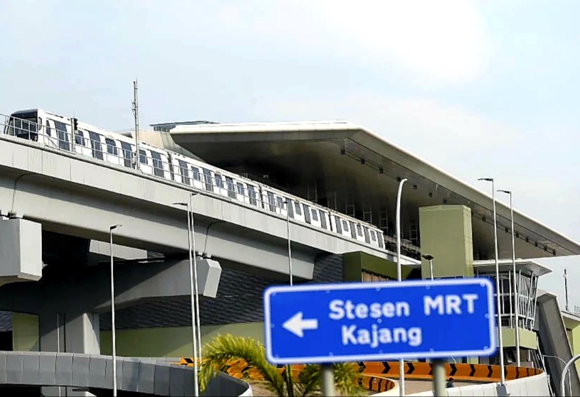 Image from: Najib and MRT he built may boost economy of Kajang now that he is a resident VIP of this satay town! #MalaysiaKita