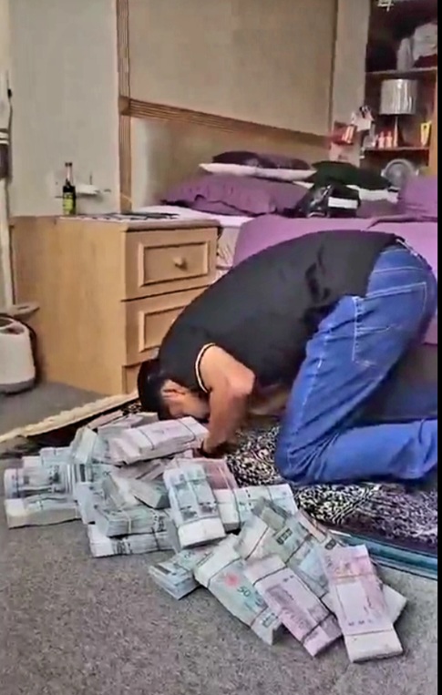 Image from: Groping a girl in public, begging for cash and ostantatiously praying for wealth: Disturbing trend in local behaviour