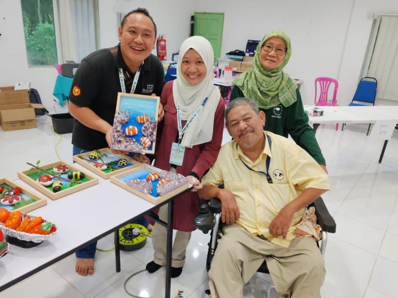 Image from: Unleashing Creativity: Dean's Triumph Over Obstacles Inspires a New Generation of School Children