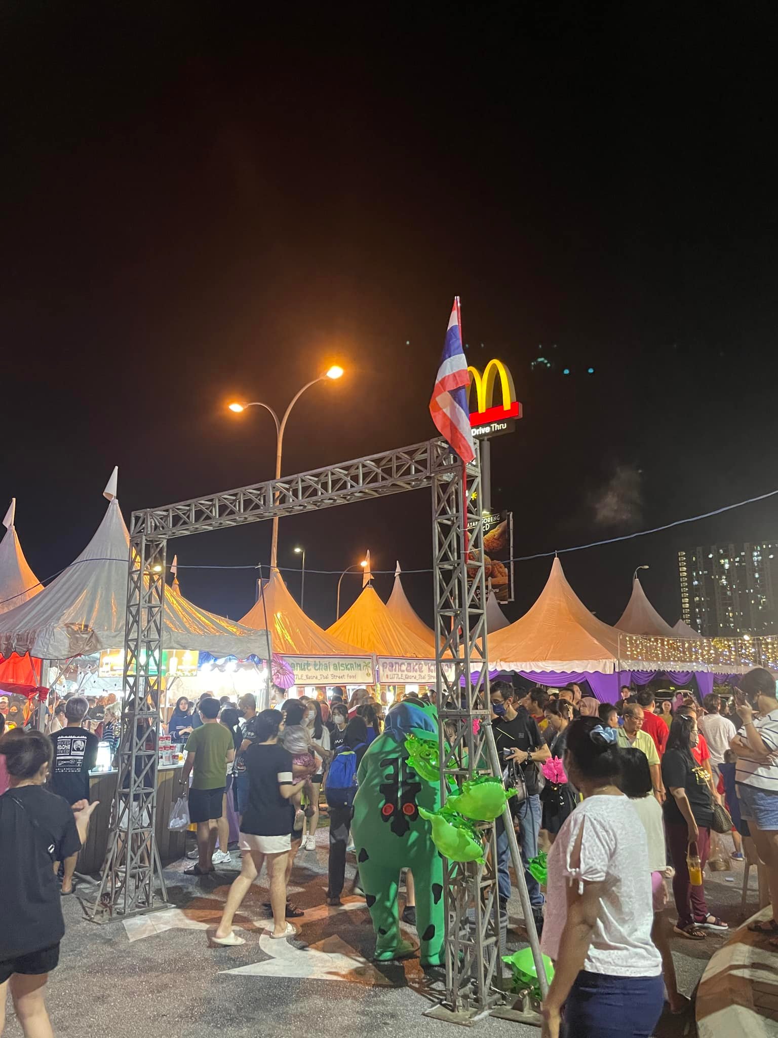 Image from: #麦走鸡 Hello Bangkok De Tour曼谷美食快闪市集盛大登场🇹🇭🥰