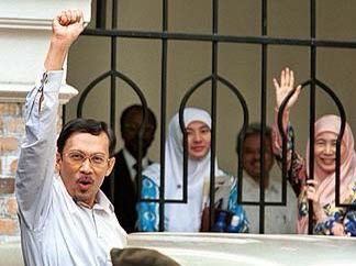 Image from: Opinion: Will Paetongtarn’s Premiership Inspires Nurul Izzah Anwar In Malaysia?