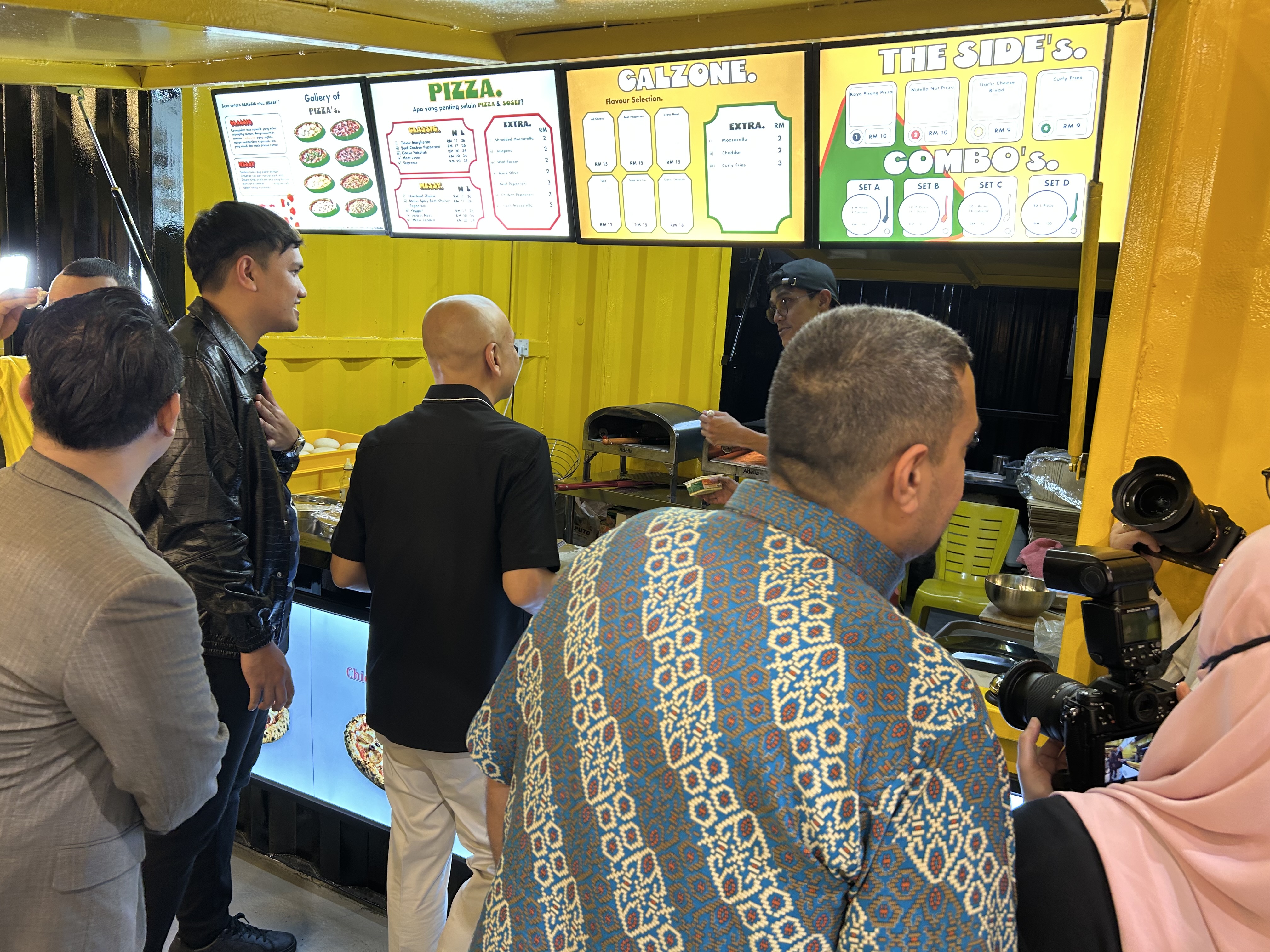 Image from: Bright Lights, Open Containers, and Over 400 Menu Choices — Lepaking Six7 Returns with a Fresh New Look