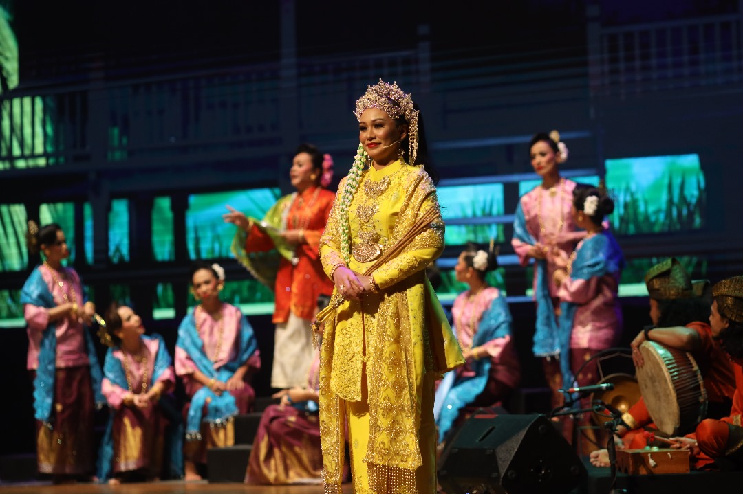 Image from: Usaha JKKN Melestarikan Warisan Kesenian Mek Mulung