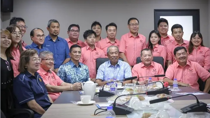 Image from: “Isn't PN Better Than Umno Youth?!” Muhyiddin On A Charm Offensive To Attract Chinese Voters...