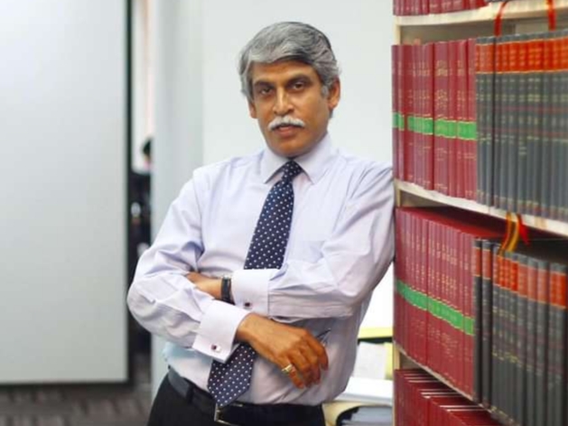 Image from: Najib’s Lawyer "Demands" Judge's Head To Roll!! - “But Isn't That ‘Contempt'...?”