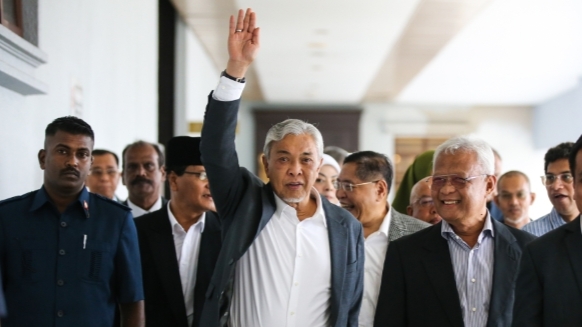 Image from: "Anti-Corruption Rally!" - Why The “Deathly Silence” From UMNO, PAS, Bersatu…?!