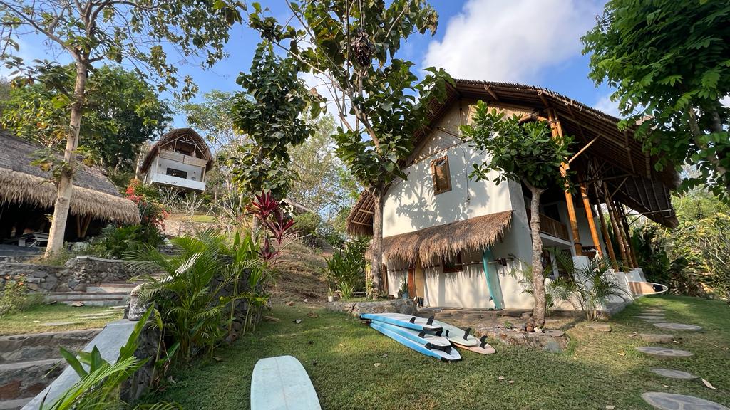 Image from: Heartbeach Lombok: Your Ultimate Travel Guide to the Perfect Indonesian Surfing Getaway
