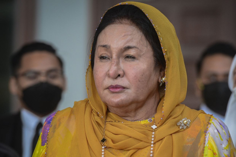 Image from: Rosmah cried after being found guilty of corruption.