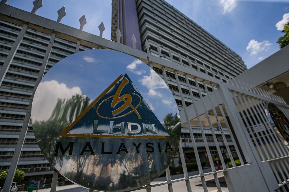 Image from: Do you need to declare #CNY2025 Angpows to LHDN? Are red packets from your employer taxable? Here's all you need to know