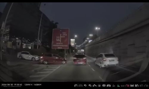 Traffic at junction almost turns into an accident as no one gives way - update11111
