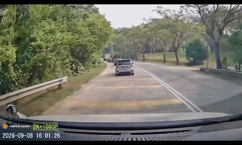 Myvi cuts into junction and crashes into motorcyclist changing lanes - Opizakwan