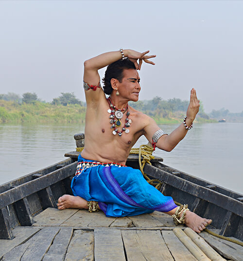 Image from:  "You Won’t Believe What the Klang Teens Did on Stage”