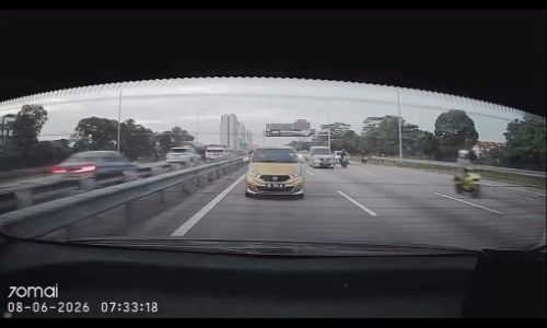High-speed motorcyclist slams into rear of car on ELITE Highway - xn1z4x.13