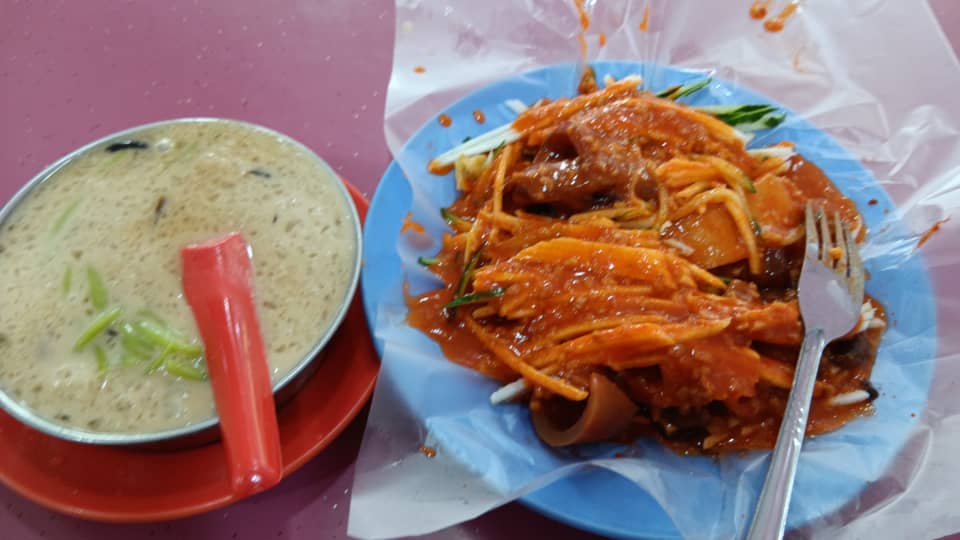 Image from: Mamak Rojak or Pasembur, a spicy mixed salad is 1 of the most quintessential Malaysian street food dishes #Malaysiakita