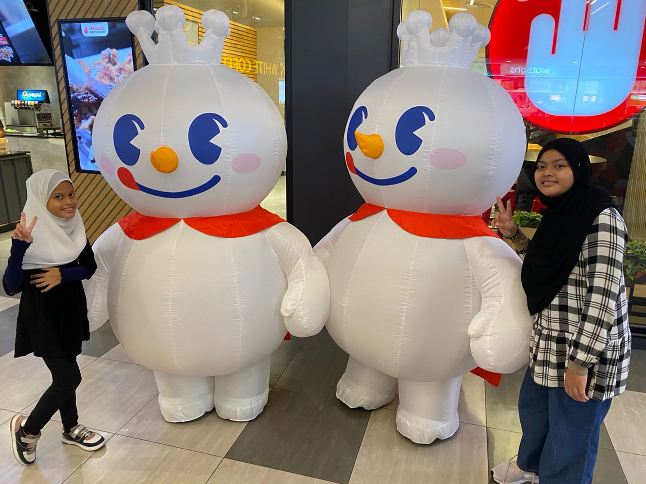 Image from: Kejohanan Catur Anak Malaysia di ruang utama pusat membeli-belah D'Pulze Cyberjaya sempena cuti Deepavali #CutiCutiLocal