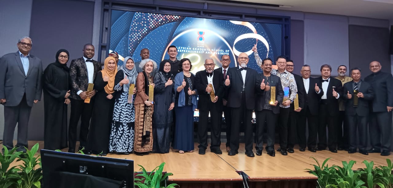 Image from: Ternyata Teladan Keusahawanan Islam Modal Utama Dalam Perniagaan Adalah Membangun Keperyaan & Dapat Dipercaya (al-amin)