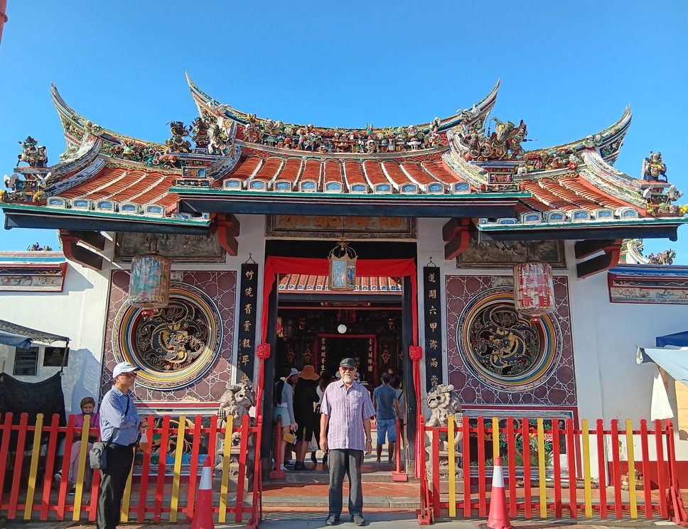 Image from: The presence of 3 places of worship along the same street lends a spiritual touch & deep insights of harmony #BackInTime