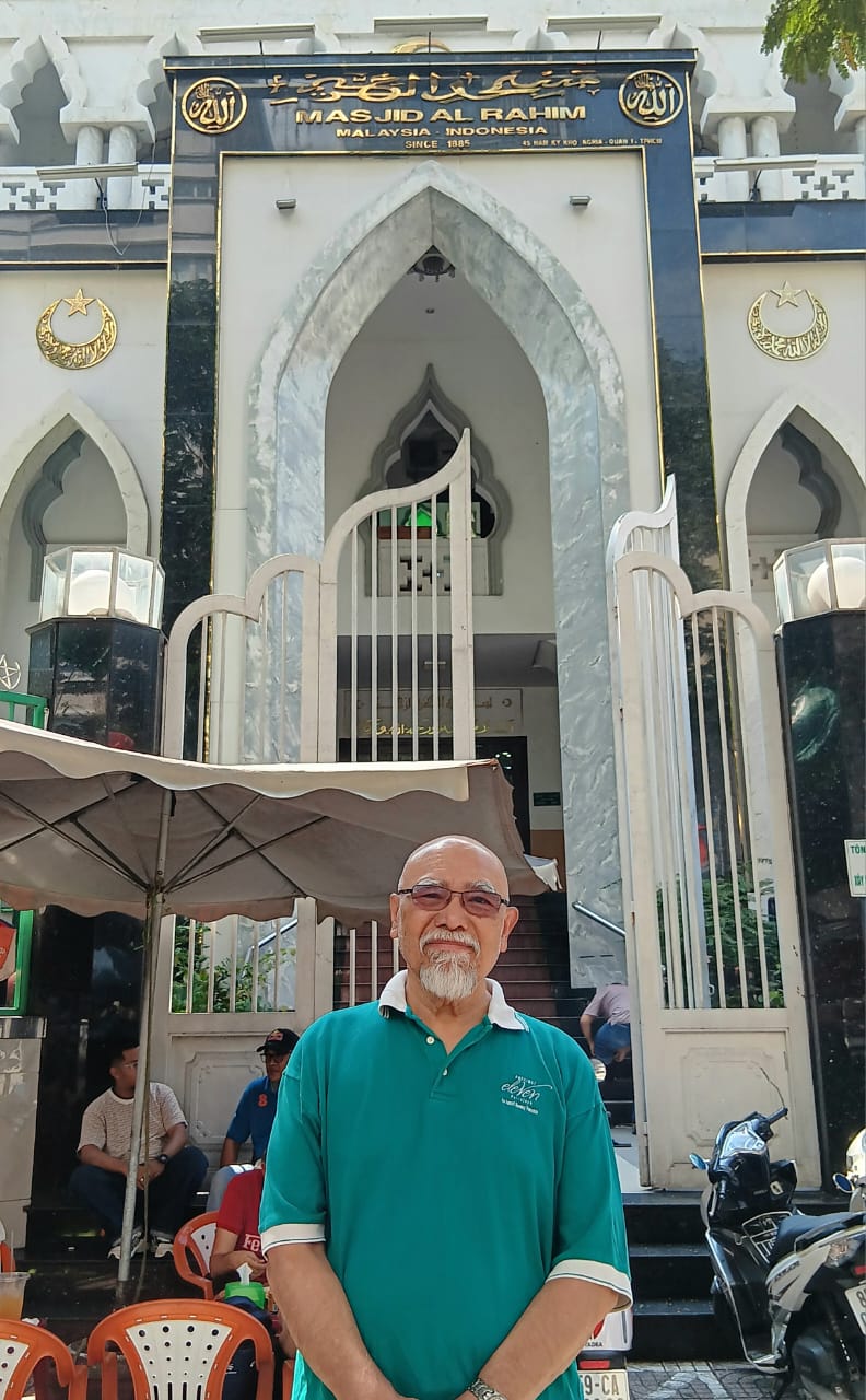 Image from: Al Rahim Mosque Vietnam in the bustling Business District of Ho Chi Minh City is a famous tourist attraction #JomTravel