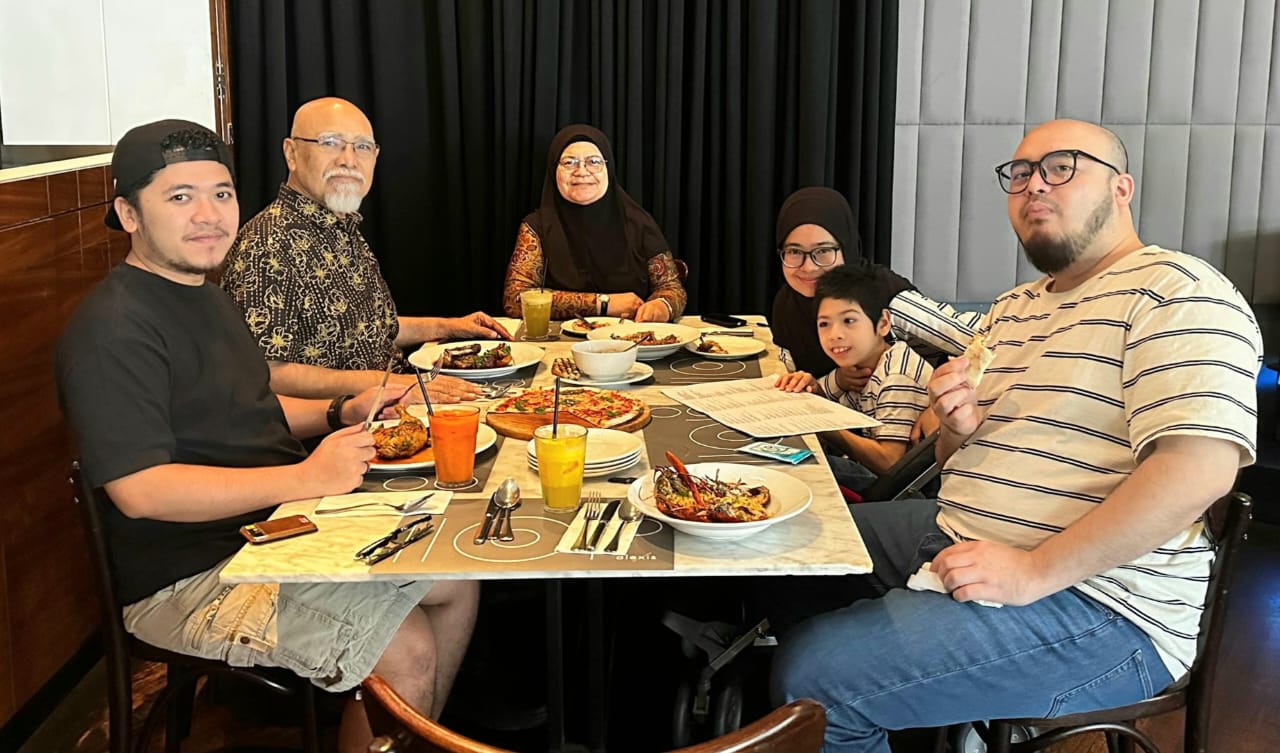 Image from: The 3rd Day (2nd April) of Hari Raya Aidilfitri business is back as usual in most of major cities in Malaysia #RAYA2025