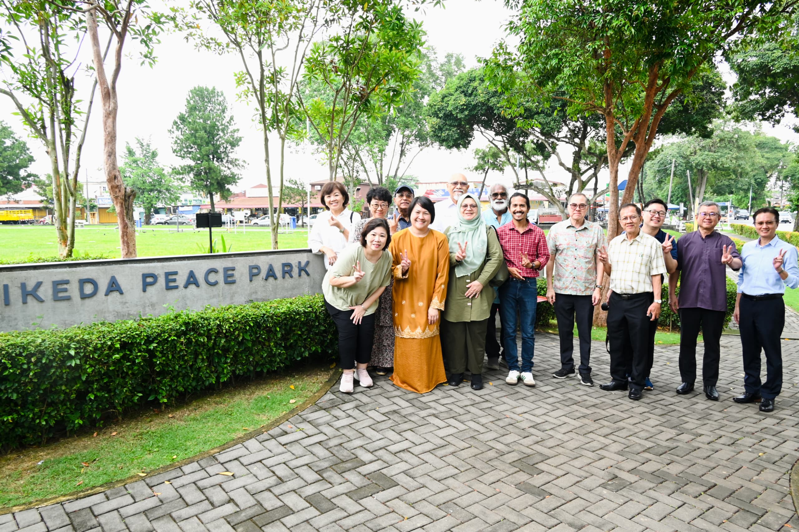 Image from: Ikeda Peace Park in front of SGM Selangor Culture Centre Klang, a beautiful greenery landmark for community walkabouts