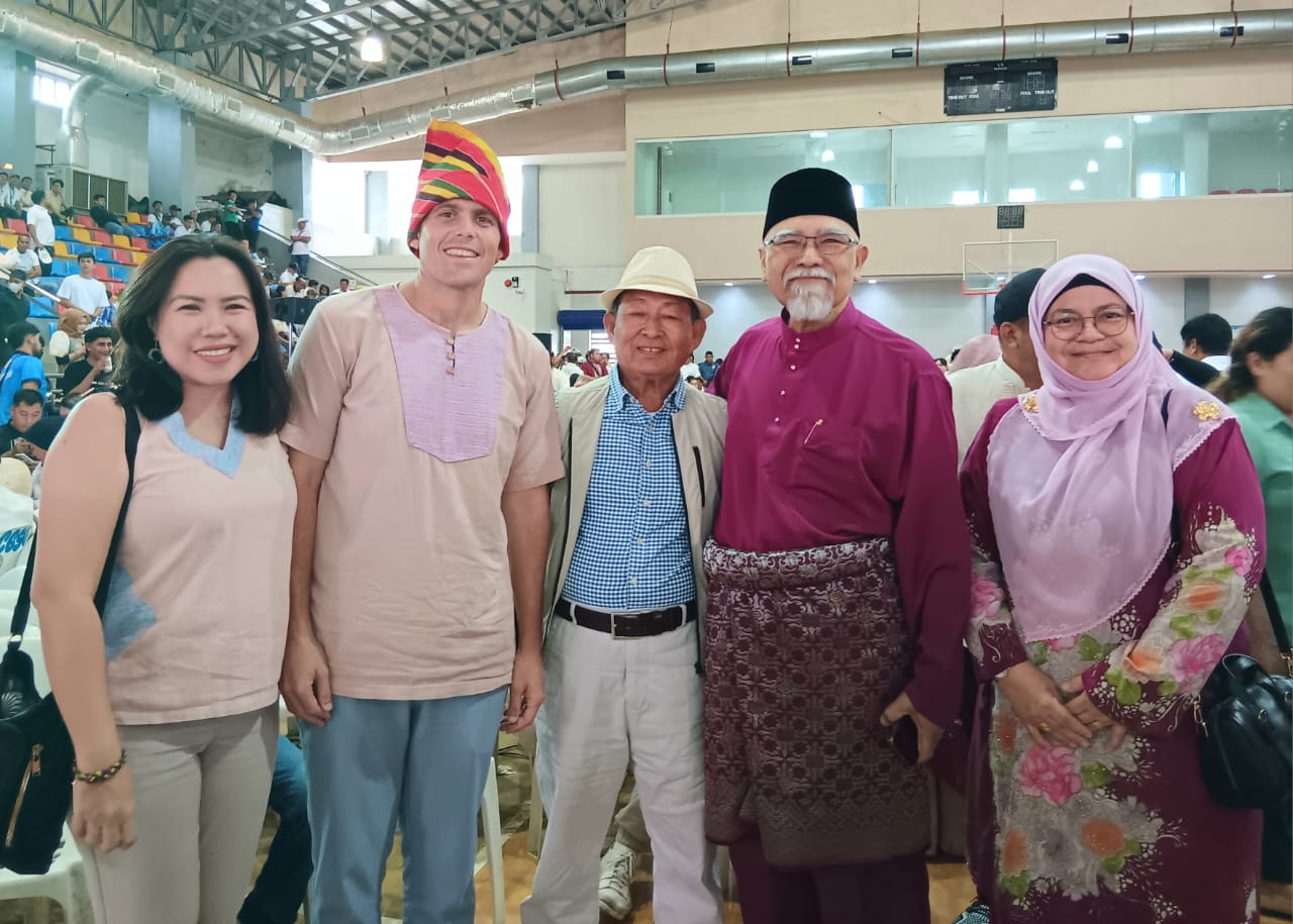 Image from: The Yakan of Basilan have a rich cultural heritage embodied in their customs, traditions, colorful attire, music & dance