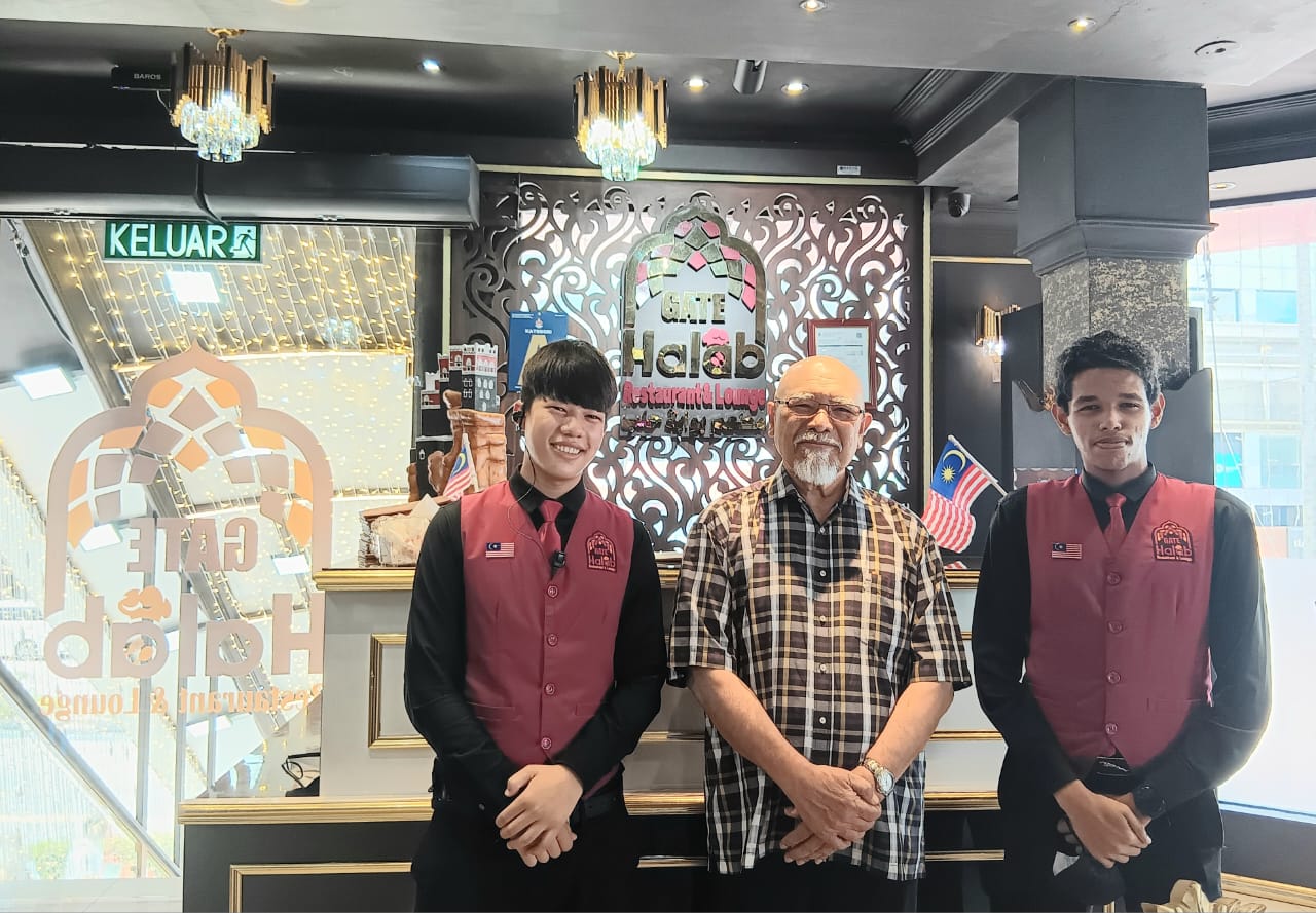 Image from: The largest restaurant in Damascus actually the largest in the world - Damascus Gate Restaurant has outlets in Malaysia