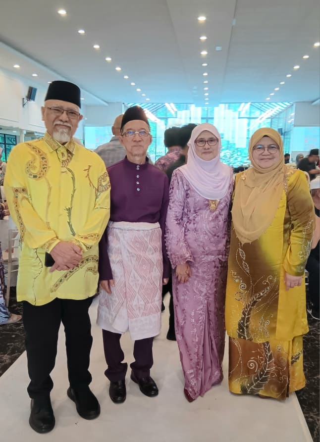 Image from: A traditional Malay wedding reception is a vibrant, blending Islamic practices, and customs with rich cultural heritage
