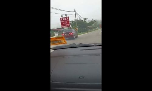 Honda City Crashes Into Four Vehicles - update11111