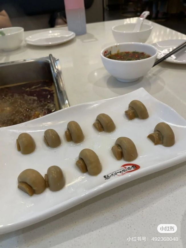 Image from: Daylight Robbery? Hotpot restaurant serves 5 button mushrooms for RM8.50!