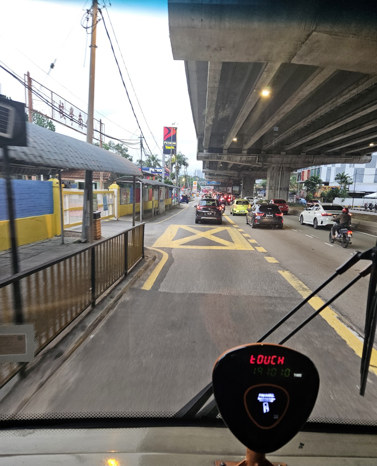 Image from: Bus Lane - For Buses or For Ordinary Traffic?